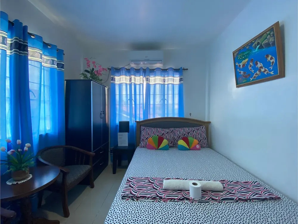 OYO 693 Titan Residence Mactan