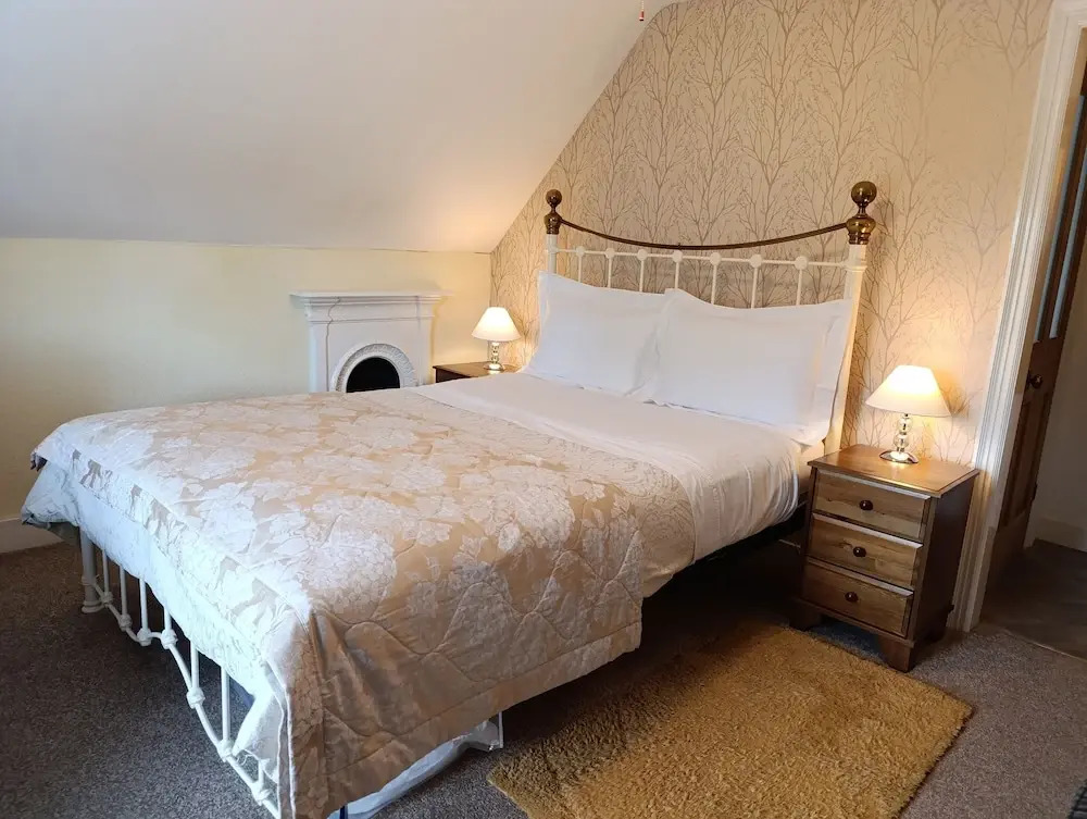 Anton Guest House Bed and Breakfast