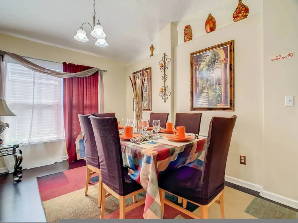 Private pool, hot tub & games - minutes to Disney