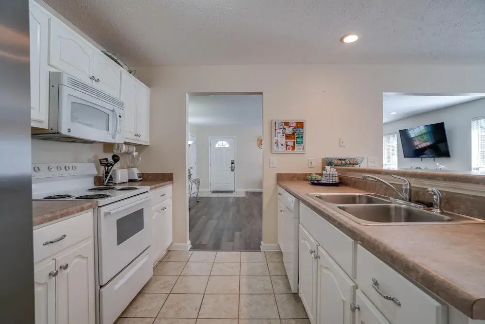 Beach House - Crystal Tides by Panhandle Getaways