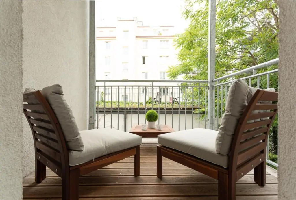 Next to city center and central station, Apt.8