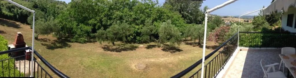 Secluded 1.8 acre garden Villa, for exclusive use with Stunning Views