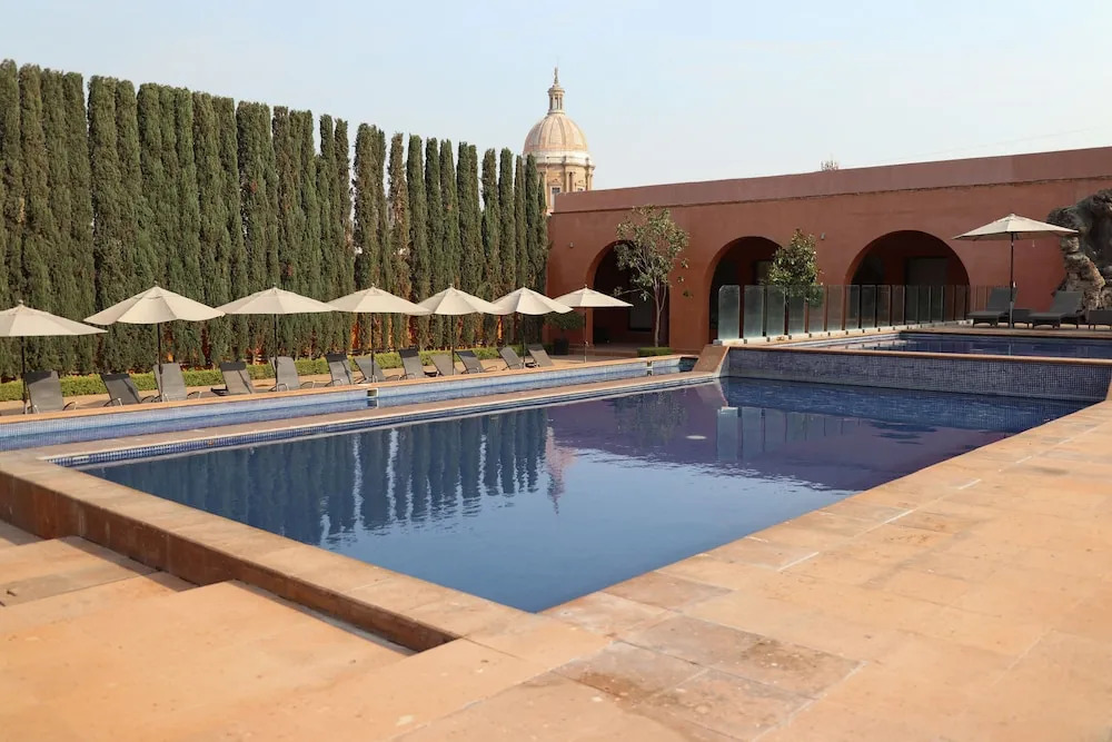 El Diezmo Hotel