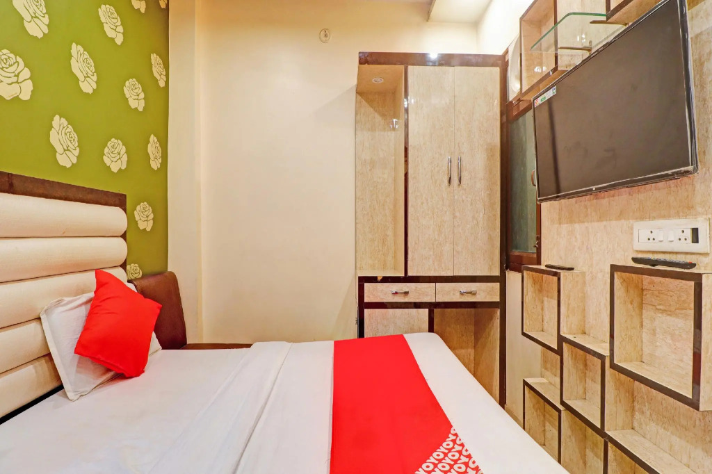 OYO 75137 Hotel Shree Narayan Regency
