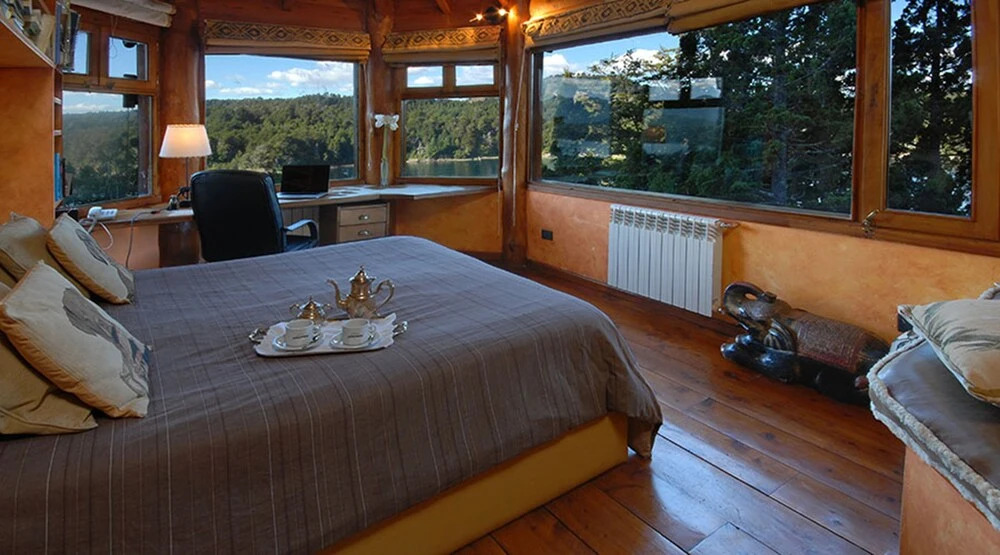 Magnificent Home with Lake Vistas H14