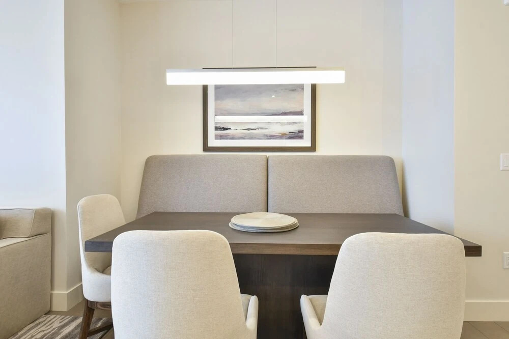 2 Bedroom Lift - Modern & Ski-in, Ski-out Condo by Redawning