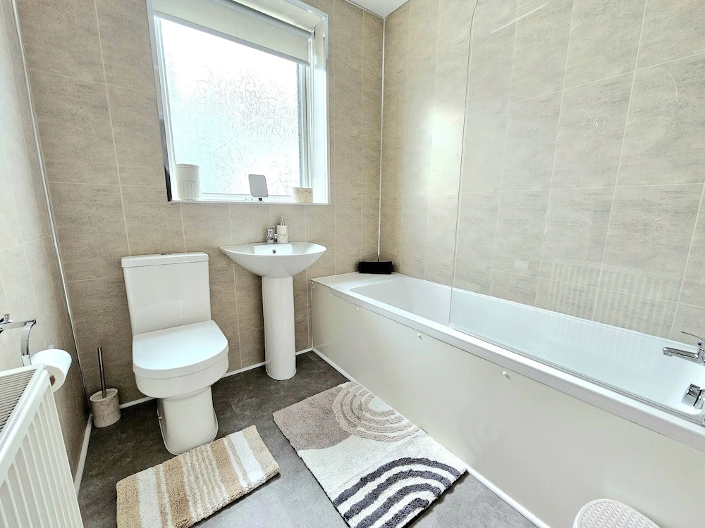 Charming 3-Bed Oasis-free parking