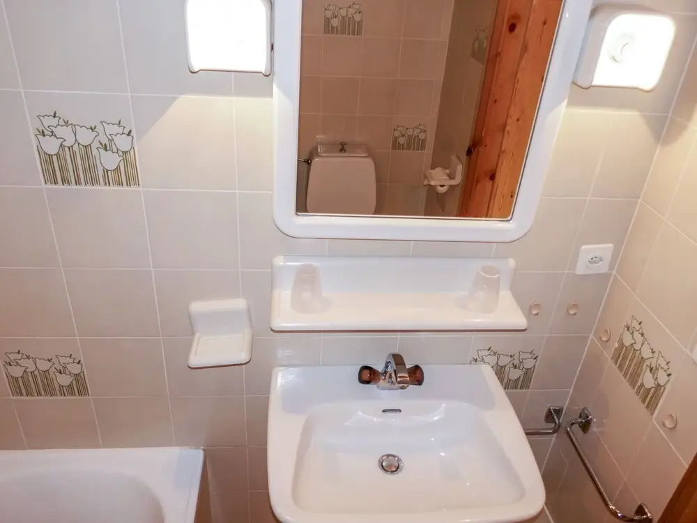 Apartment Chaedoz 43 by Interhome