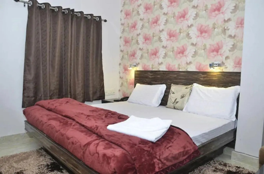 Goroomgo Kanha Inn Lucknow