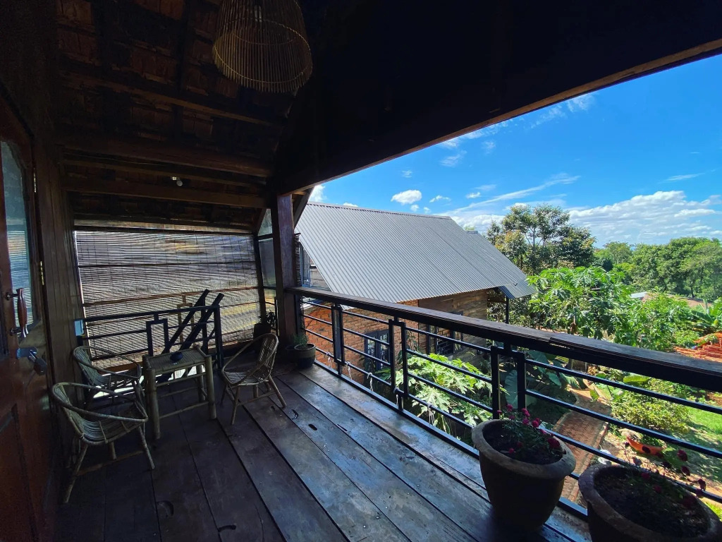 Queeny’s Farmstay Wooden House