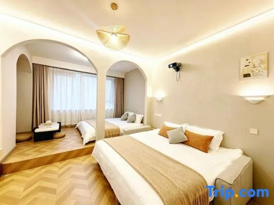 Hotel 7