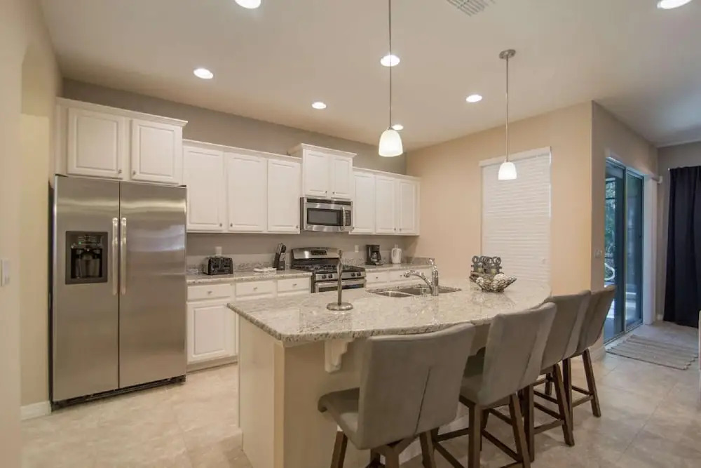 4970 Trafalgar Village