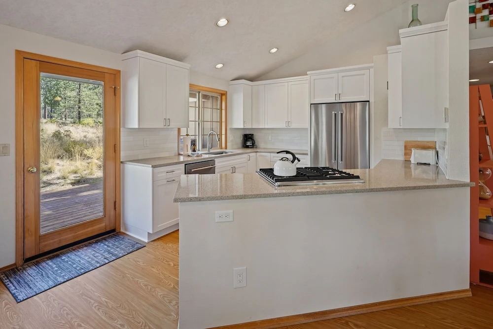 1 Sunrise 3 Bedroom Home by Redawning