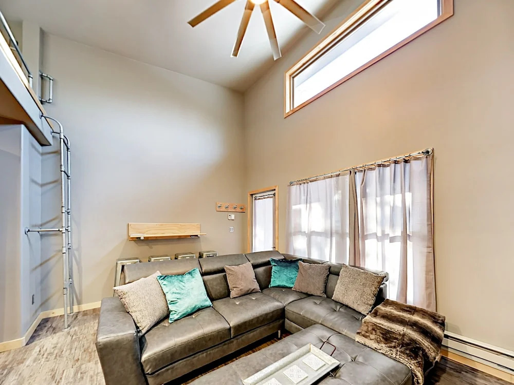 Matterhorn Unit #10 - 2 Br Condo