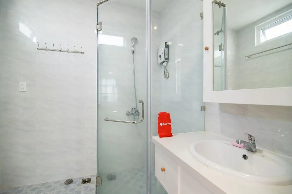 RedDoorz Plus Near Gia Dinh Park