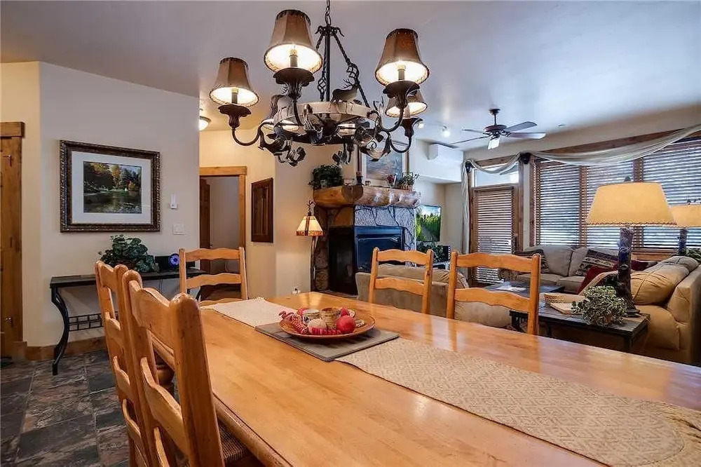 3102 Champagne Lodge, Trappeur's Crossing Apartment 2