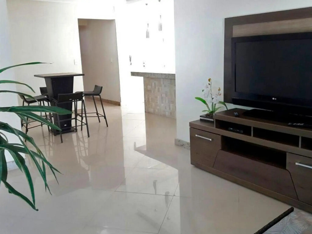Casa Paraná com 8 quartos acomoda até 40 pessoas