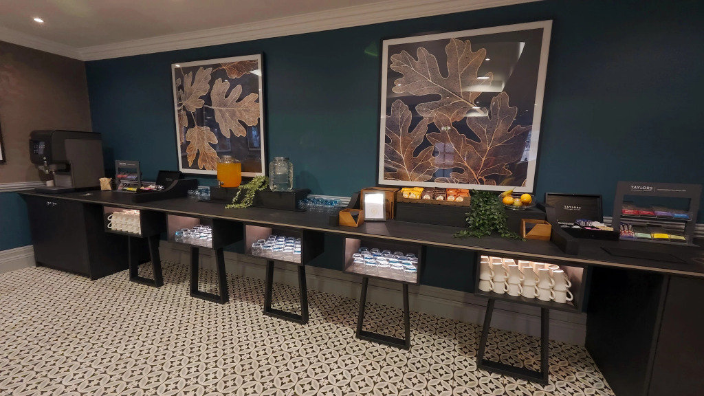 Crowne Plaza East Midlands Airport by IHG