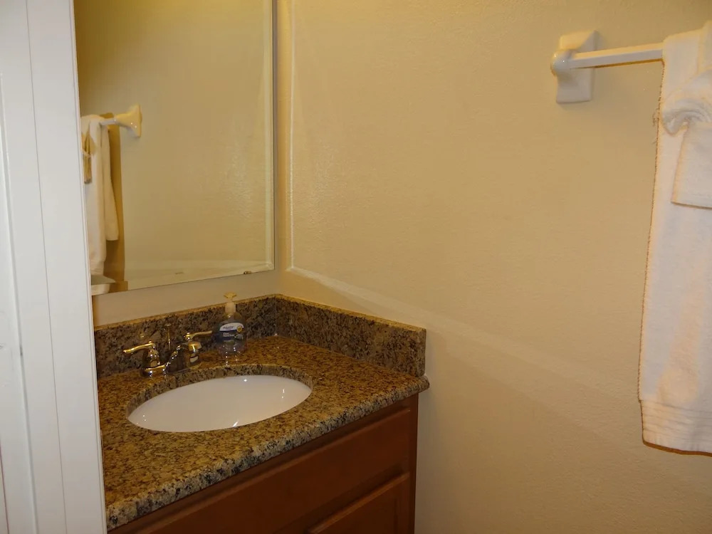 Lightmaker Property Management - Davenport