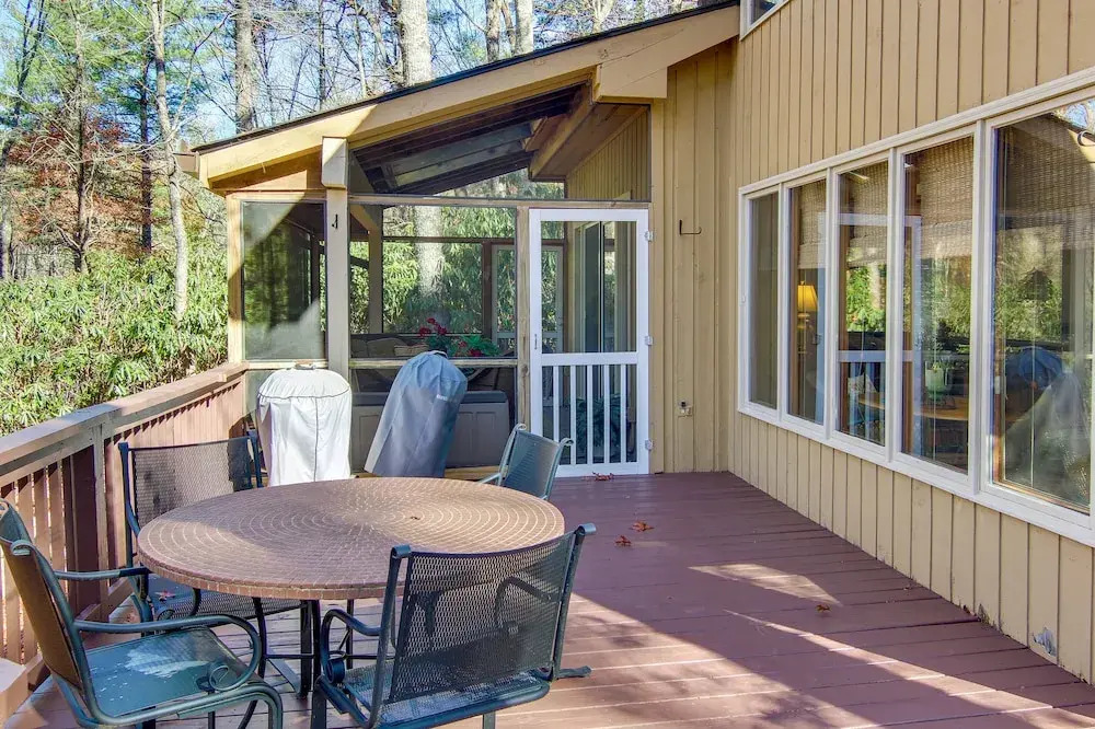 Sapphire Vacation Rental Cabin: Close to Hiking