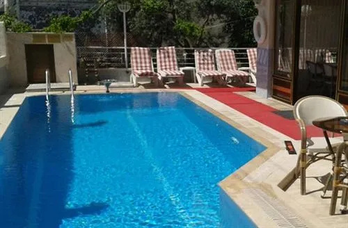 Defne & Zevkim Hotel