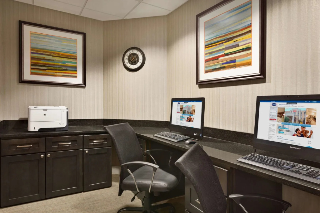 Hampton Inn & Suites Largo