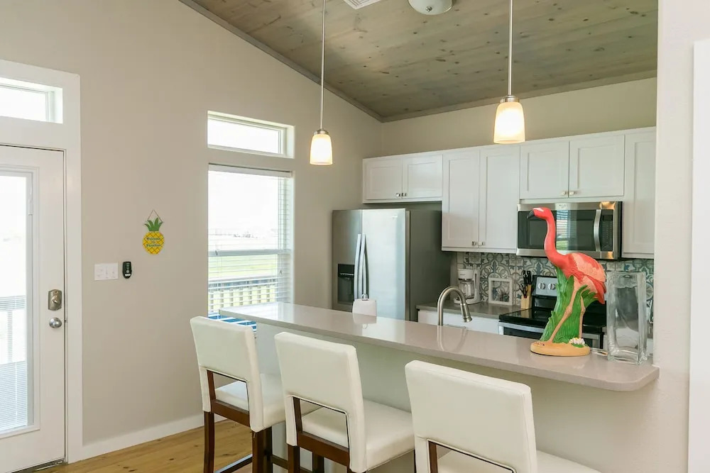 1912 Eskridge House Unit A - 2 Br home by RedAwning