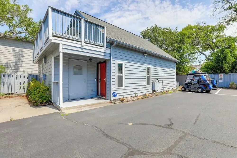 Walk to Ocean & Golf: North Myrtle Beach Home!