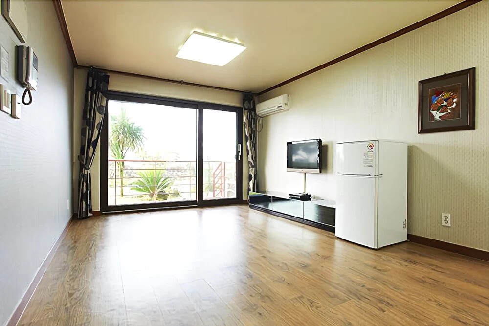 Seogwipo Sandule Pool House Pension