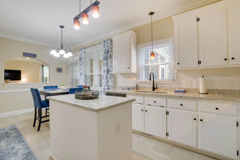 Lakefront Raleigh Retreat ~ 7 Mi to Downtown!