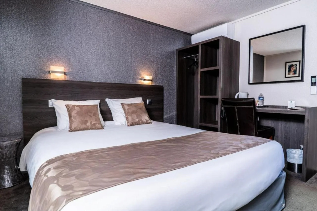Brit Hotel Confort Orly Morangis