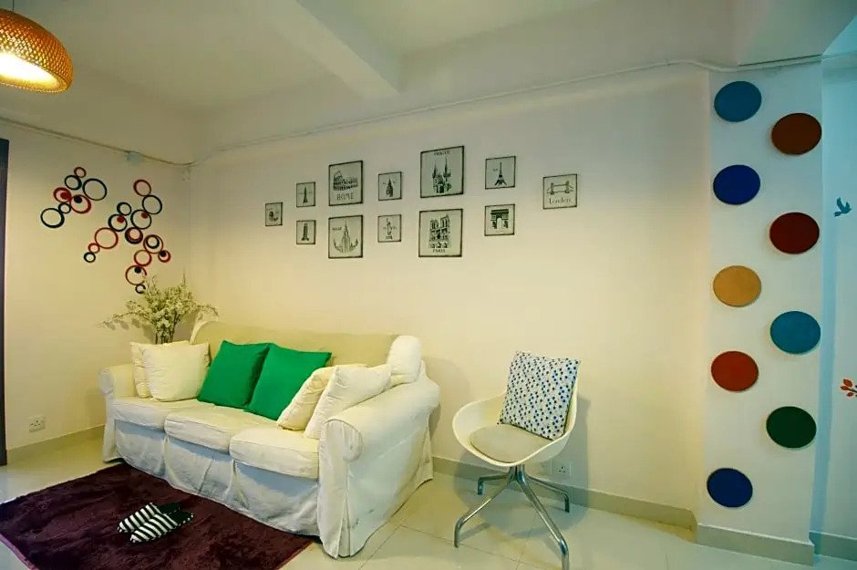 WC Downtown 3-bedroom Apartment MTR Downstairs 14C