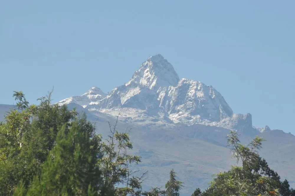 Peaks Hotel Limited