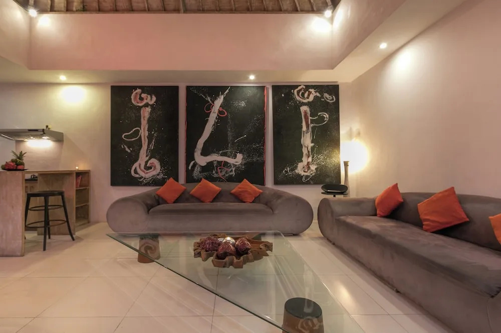 Villa Briana Seminyak by Villas R Us