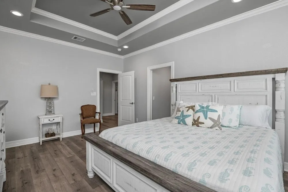 Soggy Bottom 3 Bedroom Home by RedAwning