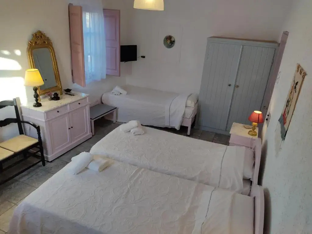 Porto Sikinos Hotel
