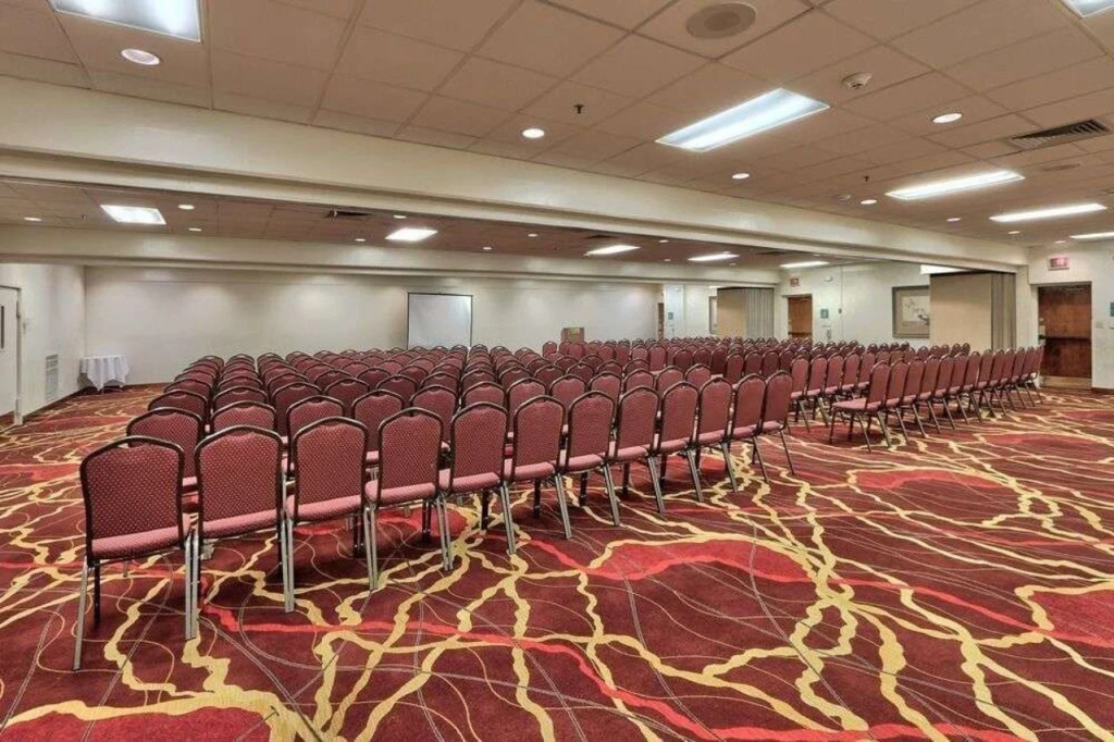 Ramada by Wyndham Albuquerque Midtown