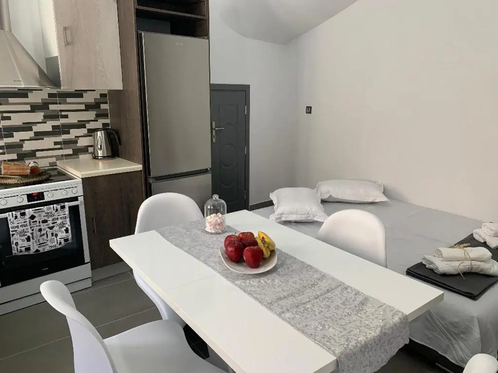 Thania's House ,4 minutes from the center of Hermoulis