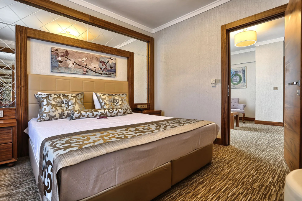 City Hotel Residence