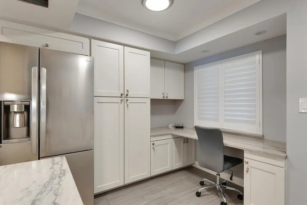 Land's End 403 Building 10 Fully Updated / Beachfront Condo!
