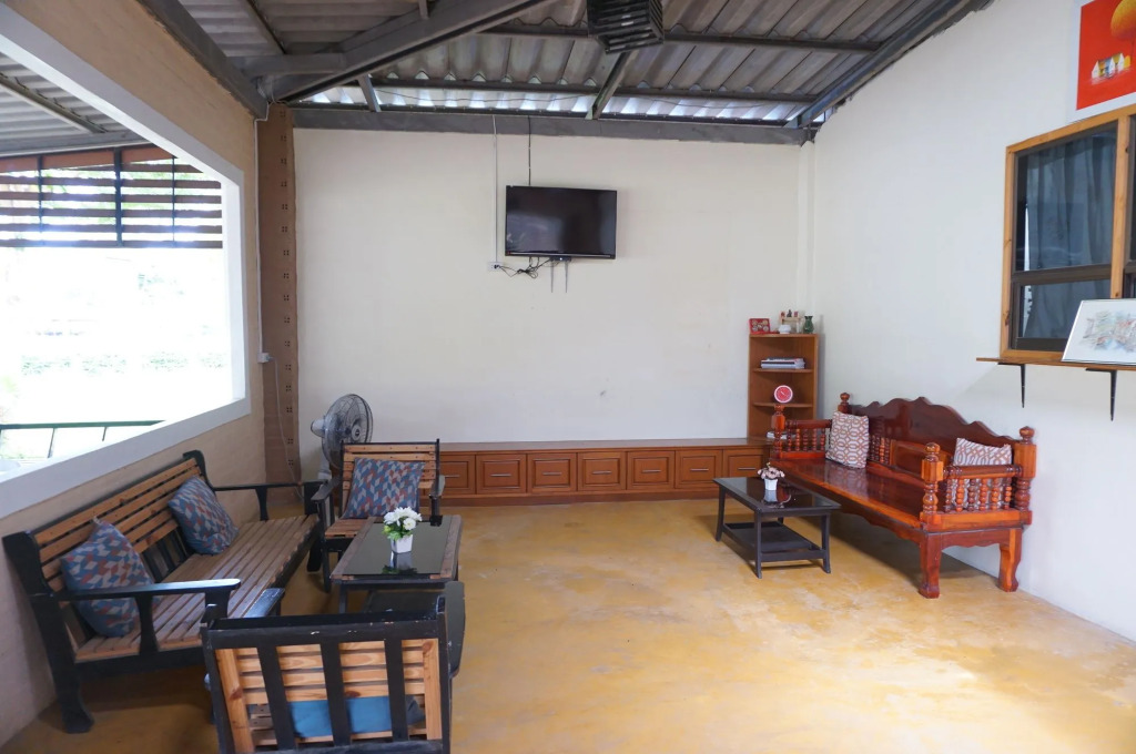 Norn Ranong Hostel