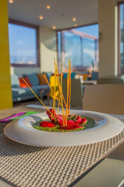 Novus City Hotel