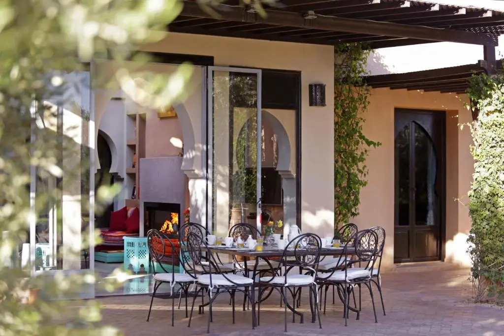 Villa DOMOLIV en exclusivité avec piscine et terrain de tennis privé