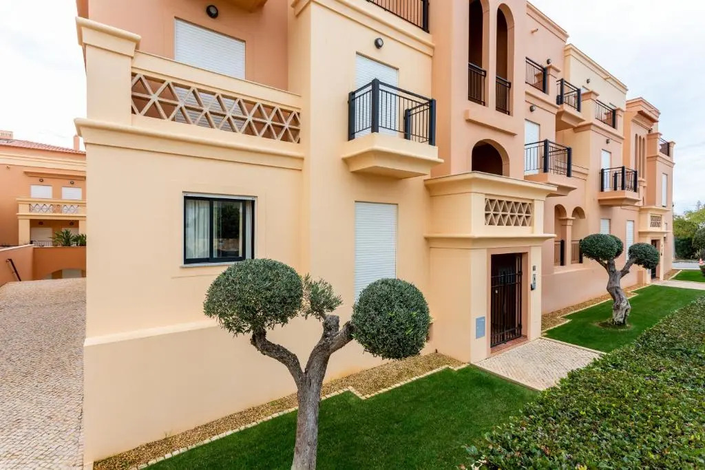 Spacious 2 bedroom apartment Baía da Luz