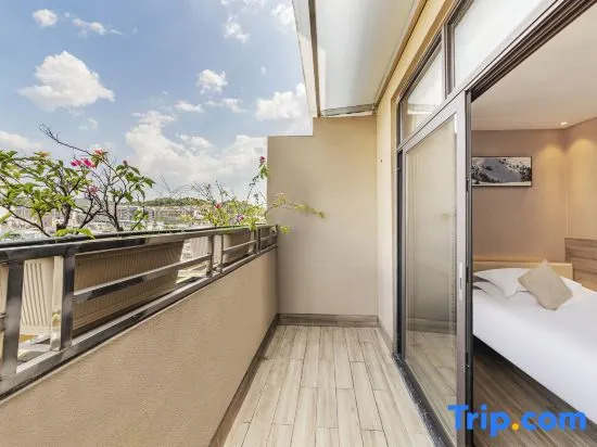 Sanyuan Hotel (Wuling Square)