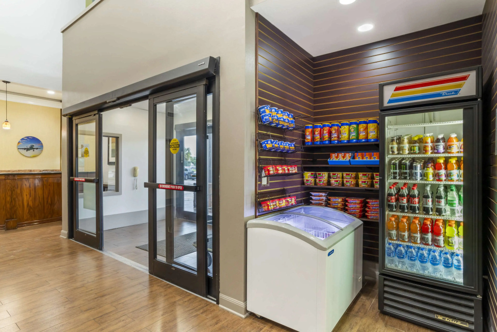 Best Western Plus Hobby Airport Inn & Suites