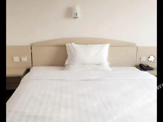 Zhonghuan Hostel