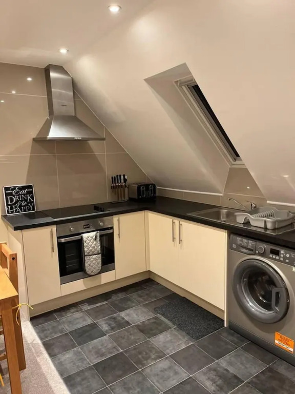 Central Location 2-bed Apartment in Maidstone