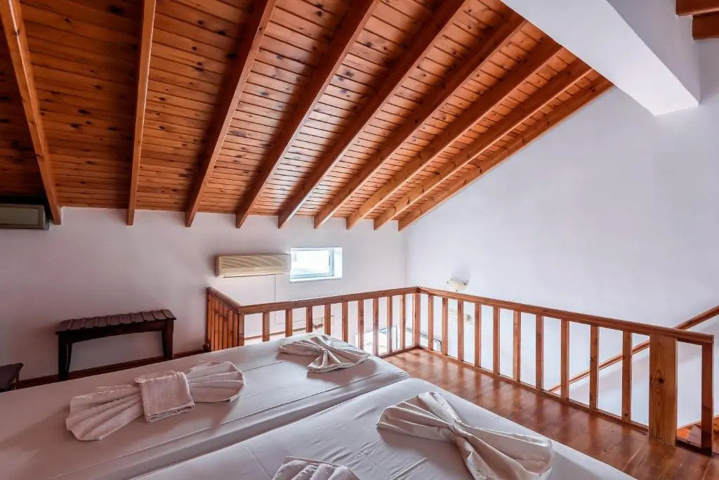 Apartment4 50 metres from THE Sea 'NEW LISTING'