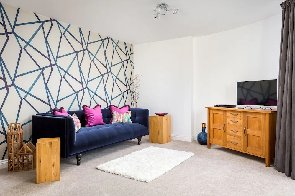 Elliot Oliver - Executive 2 Bedroom Garden Apartment